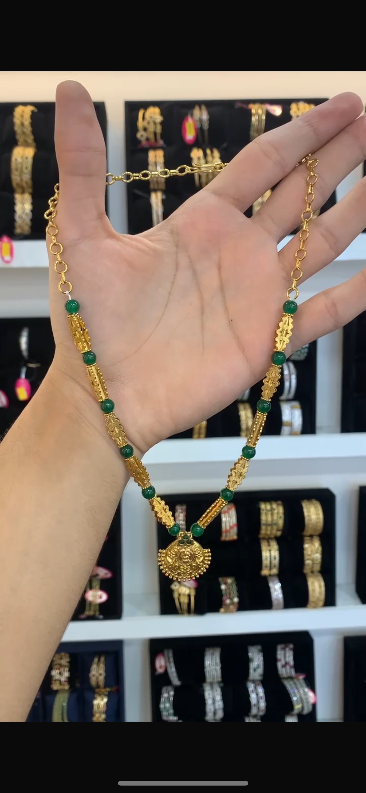 Black beads BM-54
