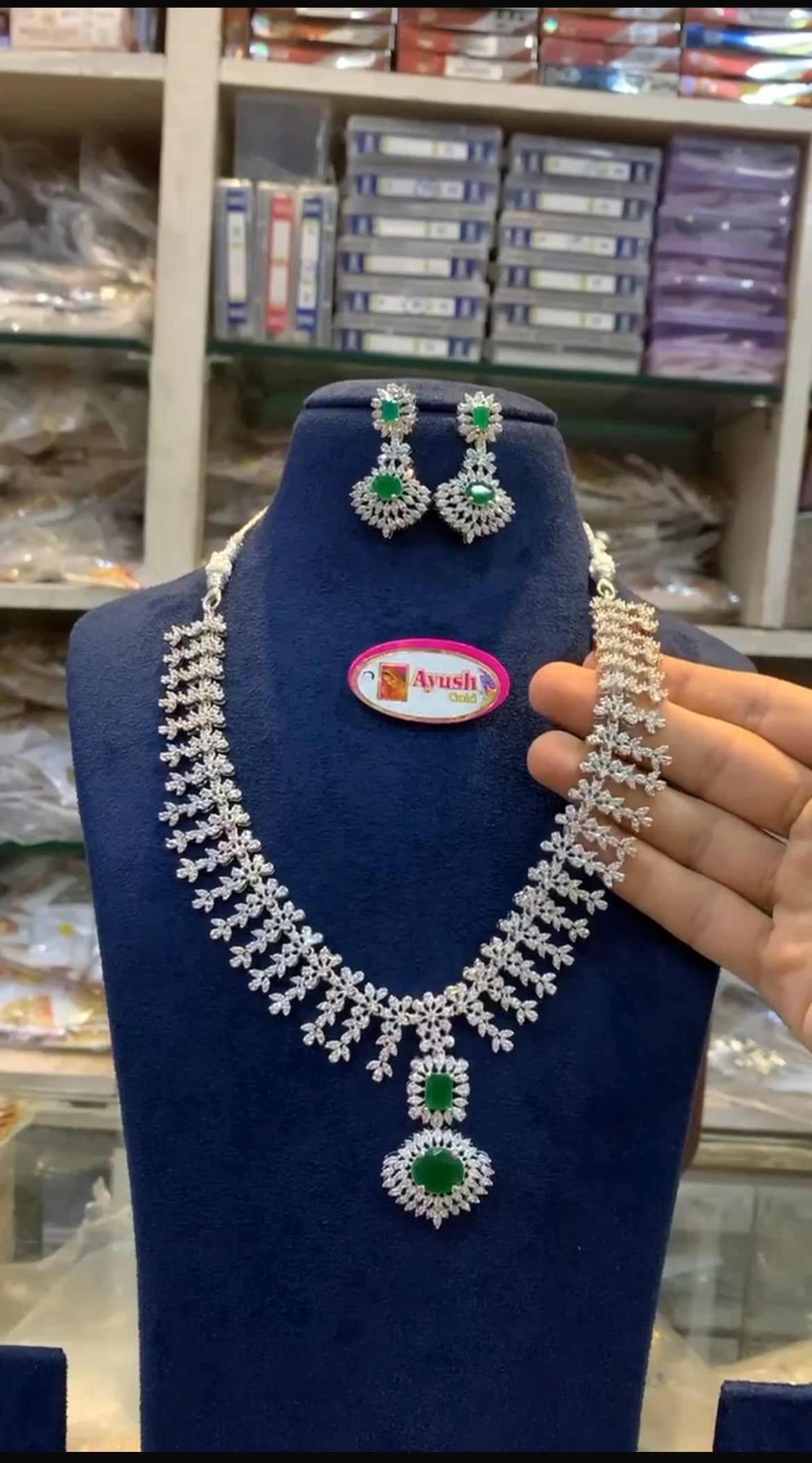 Silver finish necklace NK-157