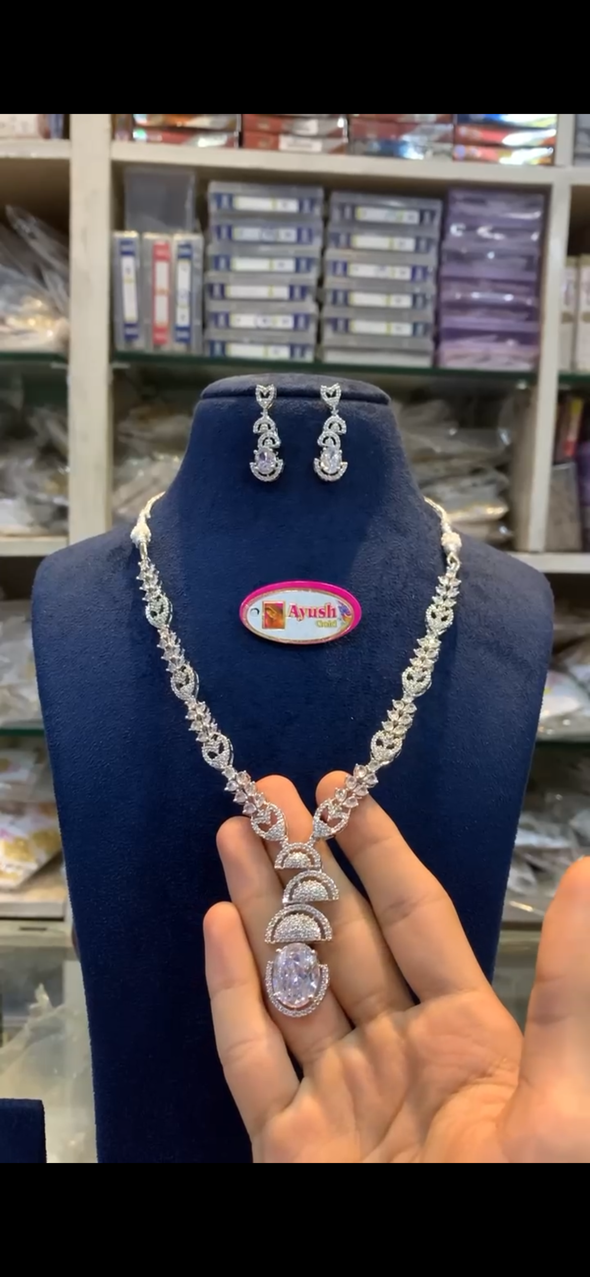 Silver finish Necklace NK-160