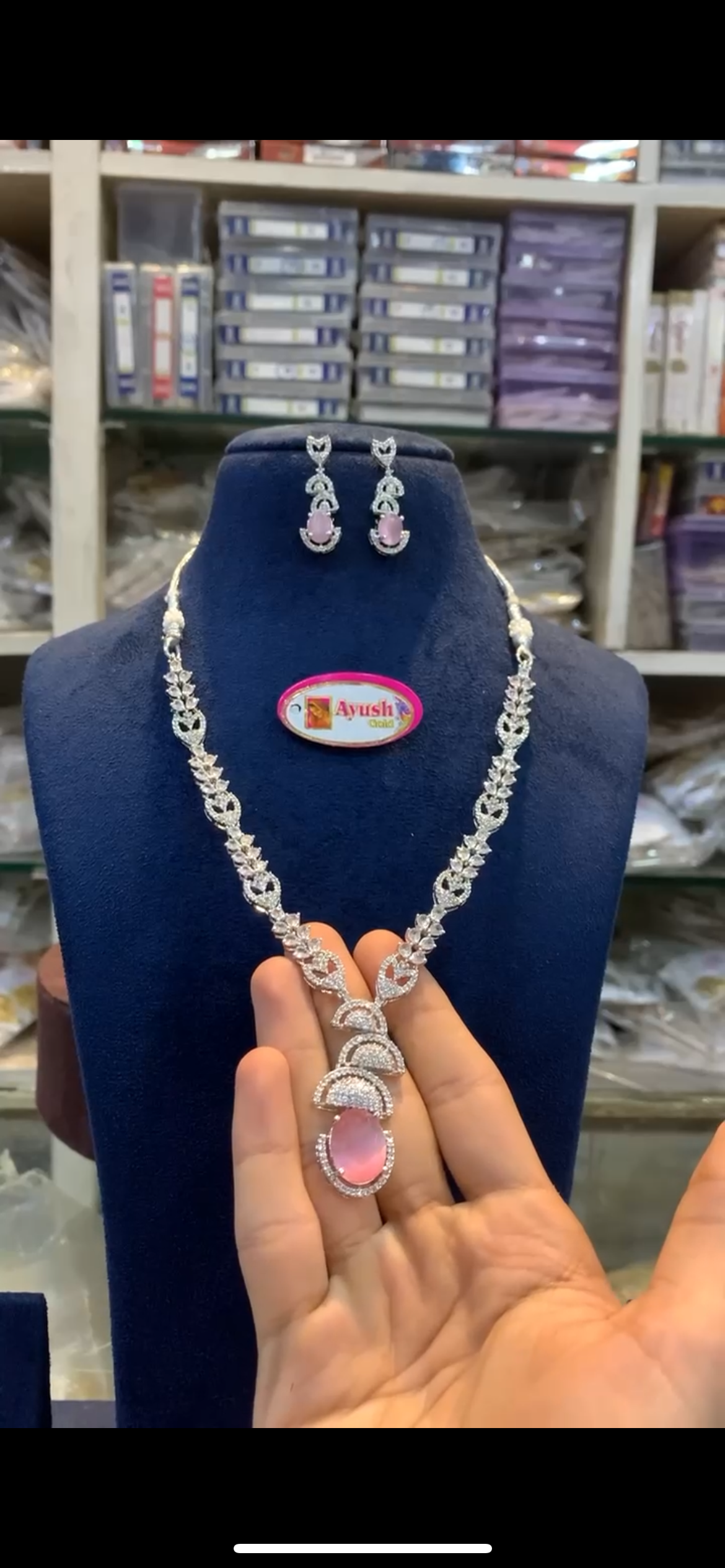 Silver finish Necklace NK-160